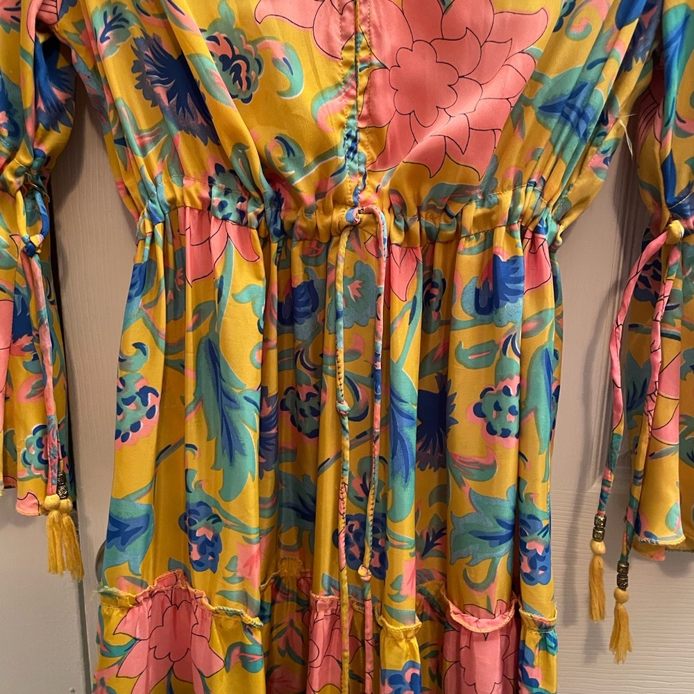 Vibrant Floral Maxi Dress with Bell Sleeves - Picture 3 of 9